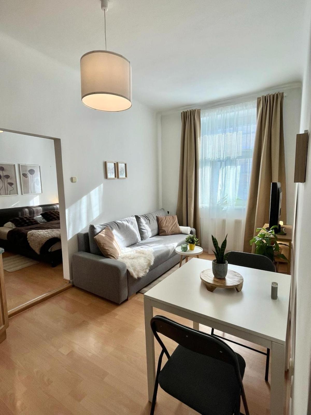 Apartment Caroline - Old Town, Ac Pressburg Exterior foto